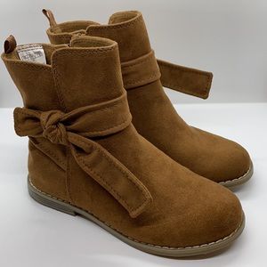 GAP Kids Bow Boots. Girls Size 1